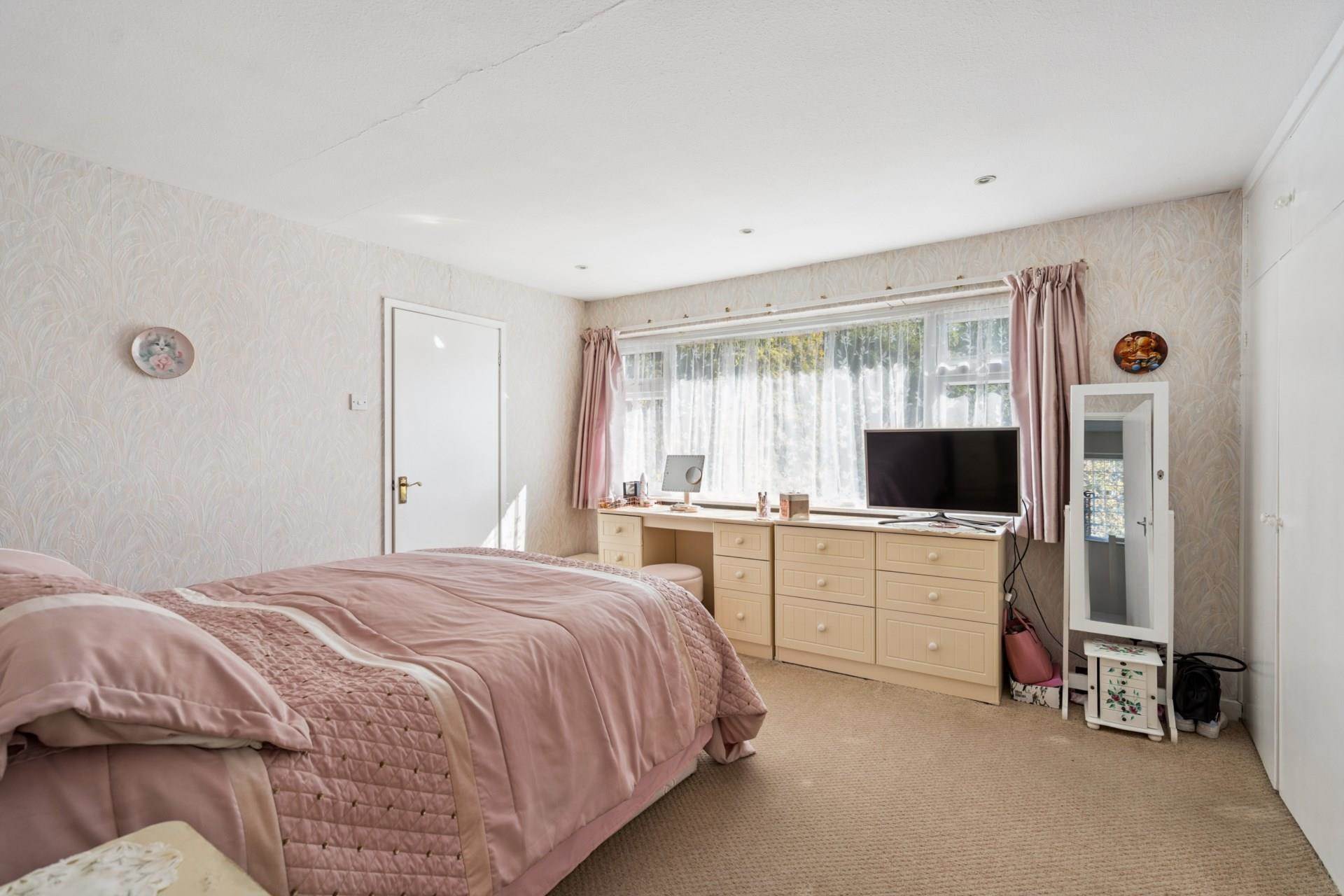 Additional Property Image 4 bedroom Detached for sale in Bushey 9