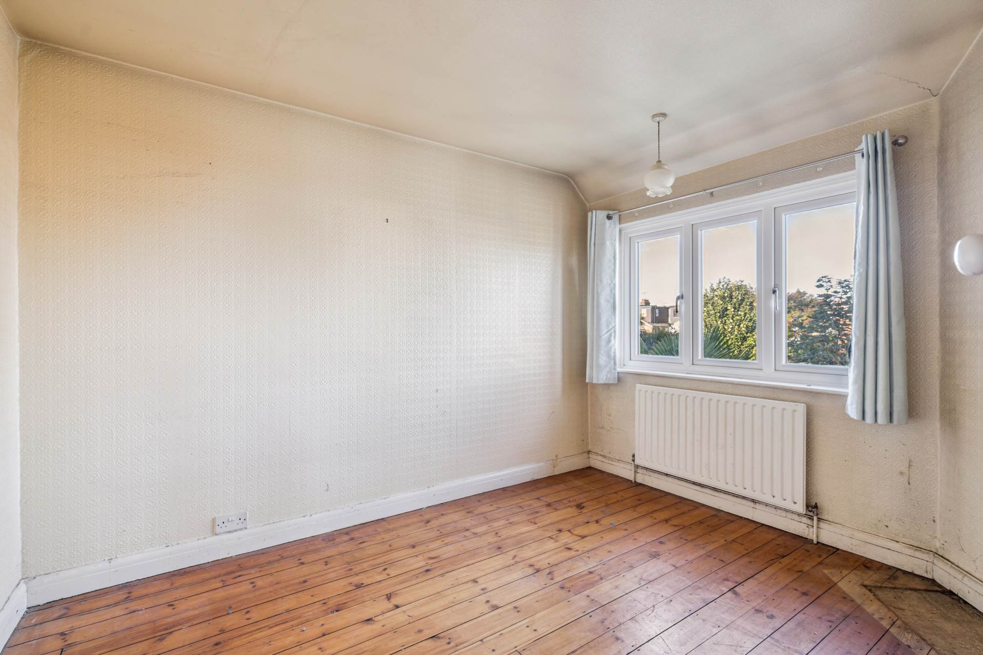 Additional Property Image 3 bedroom End of Terrace for sale in Bushey 7