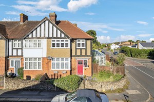 3 bedroom End of Terrace for sale in Bushey