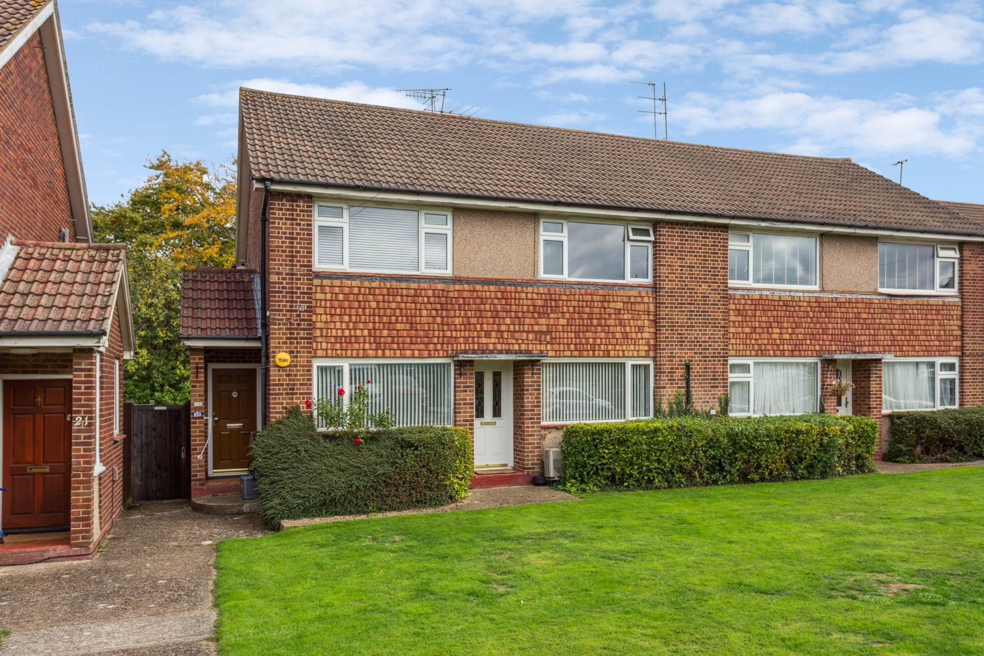 2 bedroom Maisonette for sale in Bushey