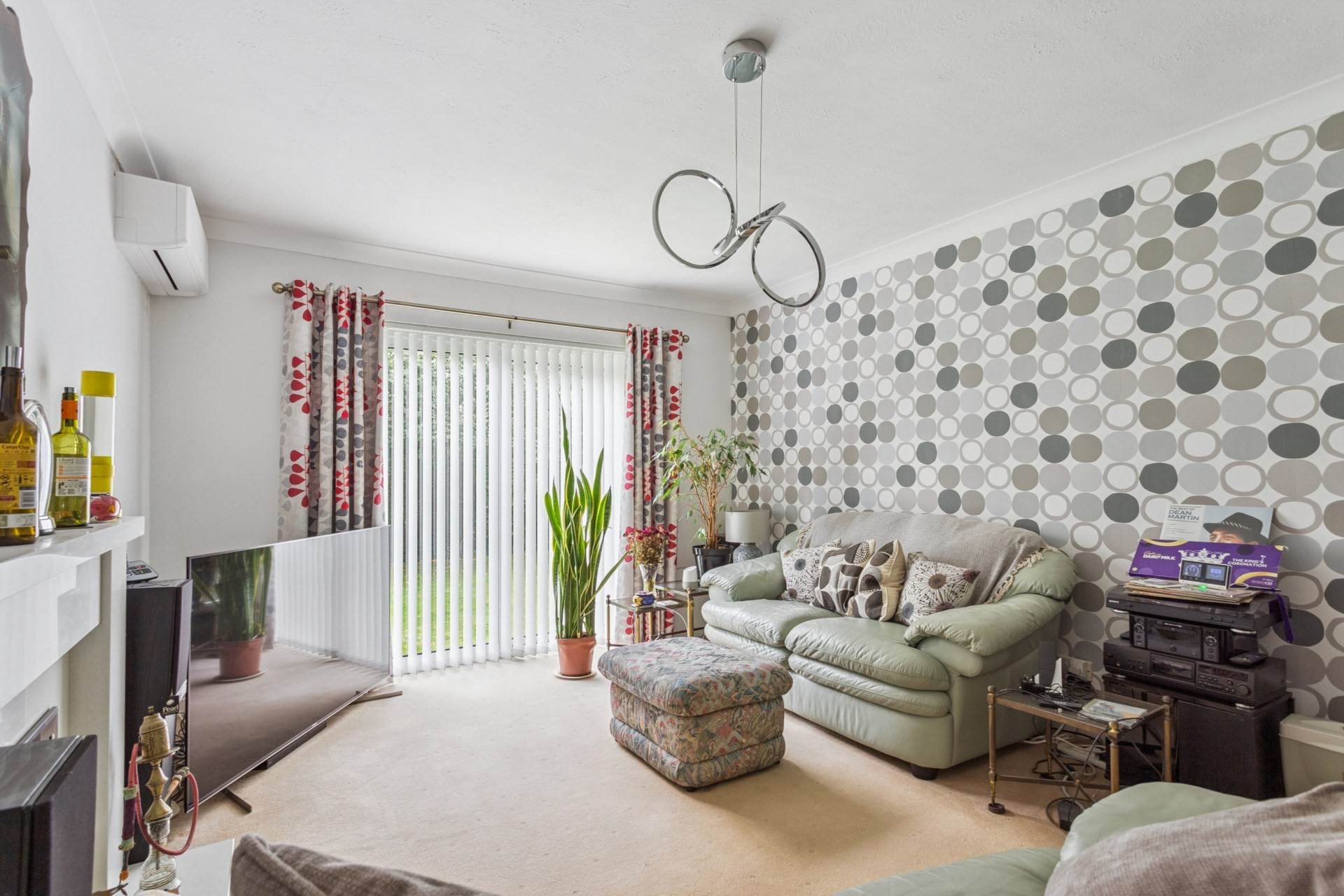 Additional Property Image 2 bedroom Maisonette for sale in Bushey 3