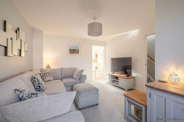 Additional Property Image 3 bedroom End of Terrace for sale in Holmfirth 2