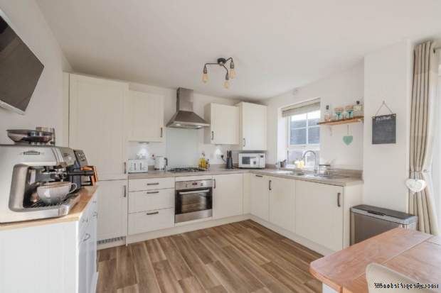Additional Property Image 3 bedroom End of Terrace for sale in Holmfirth 6