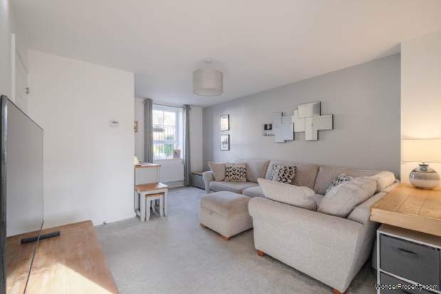 Additional Property Image 3 bedroom End of Terrace for sale in Holmfirth 17