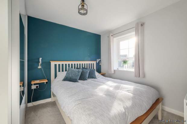 Additional Property Image 3 bedroom End of Terrace for sale in Holmfirth 14