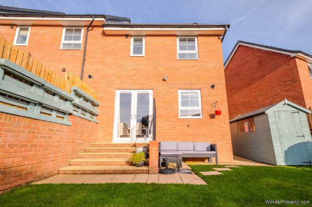 Additional Property Image 3 bedroom End of Terrace for sale in Holmfirth 8
