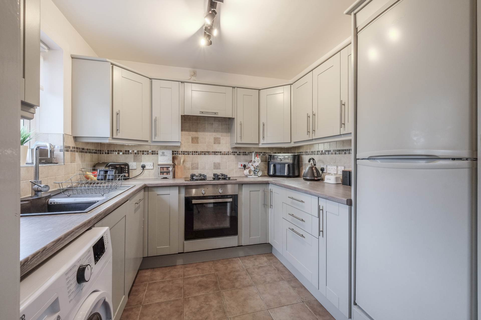 Additional Property Image 3 bedroom End of Terrace for sale in Huddersfield 5