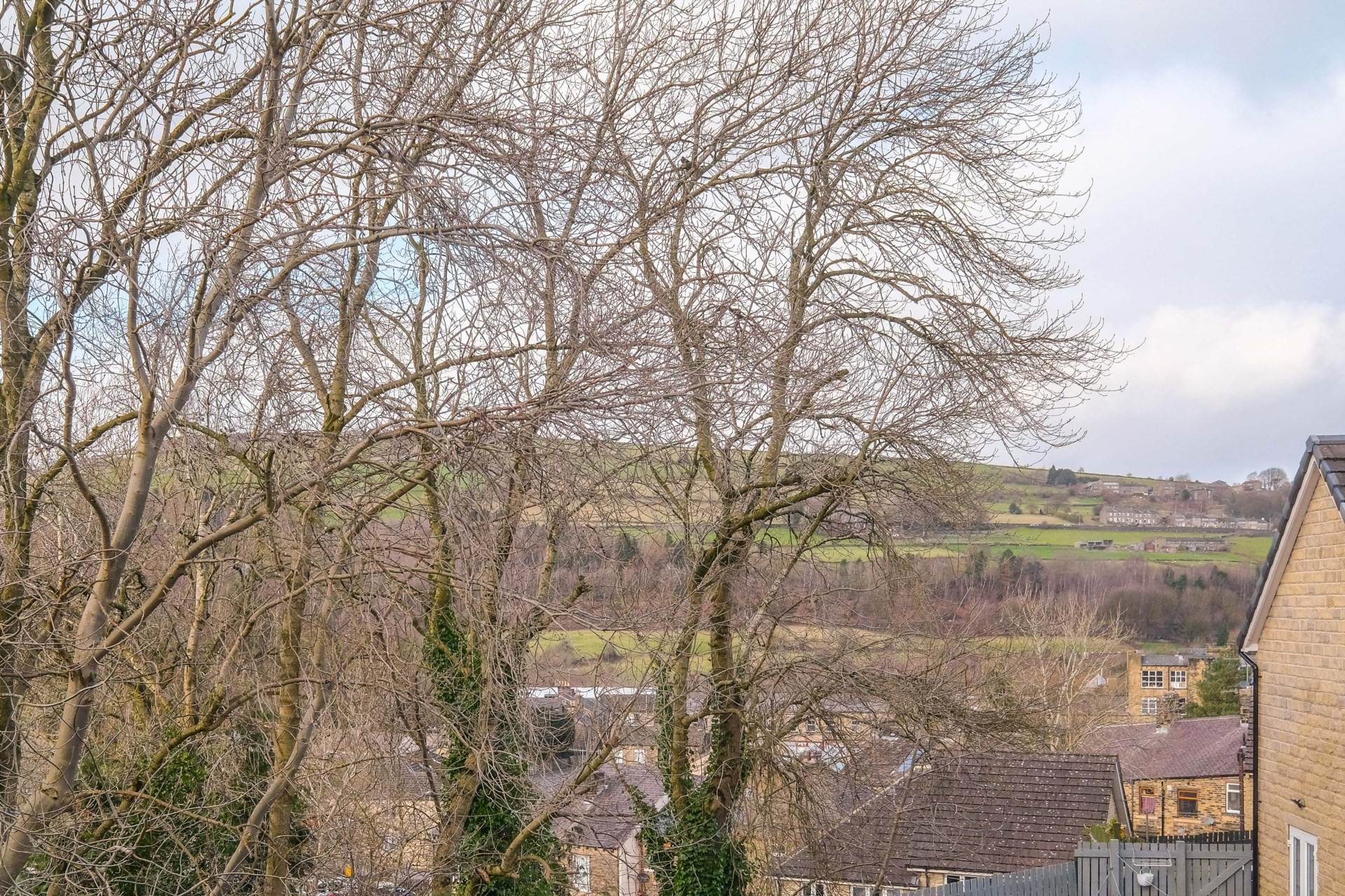 Additional Property Image 3 bedroom End of Terrace for sale in Huddersfield 8