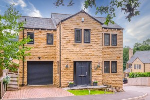 4 bedroom Detached for sale in Holmfirth
