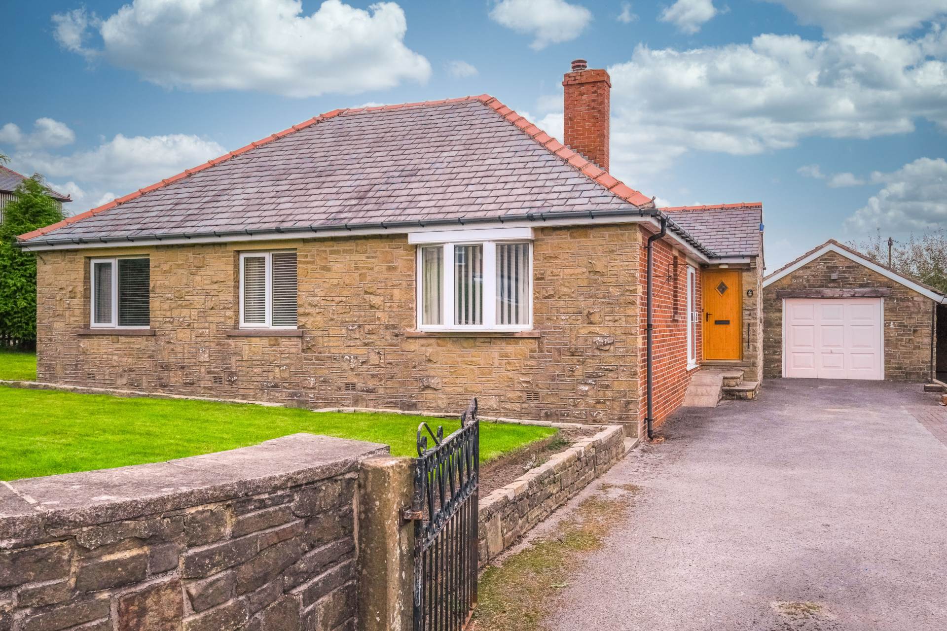 Additional Property Image 3 bedroom Detached Bungalow for sale in Holmfirth 23