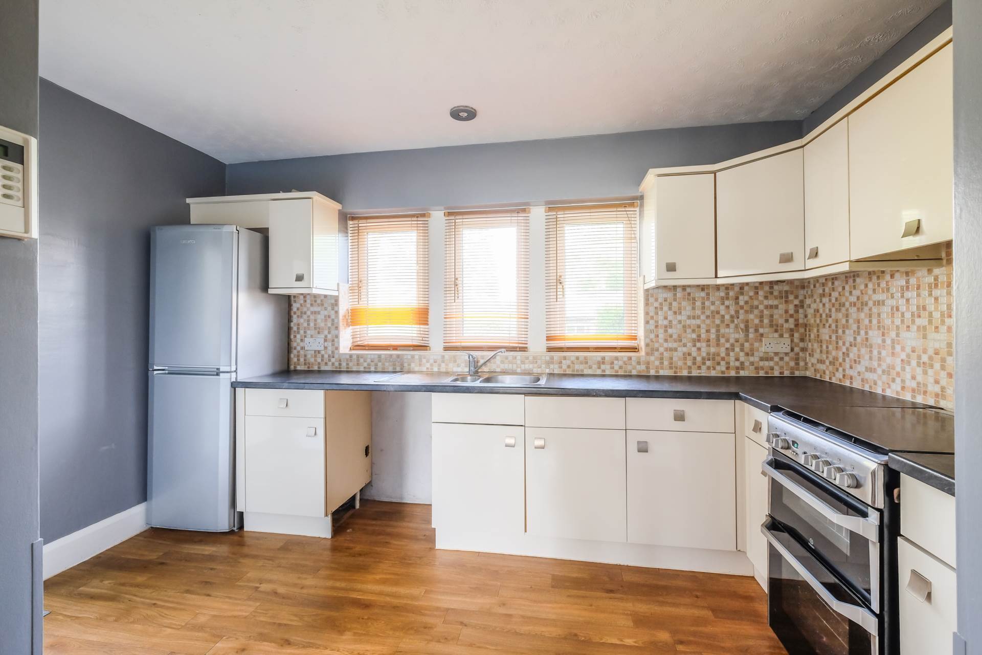 Additional Property Image 3 bedroom Detached for sale in Holmfirth 3