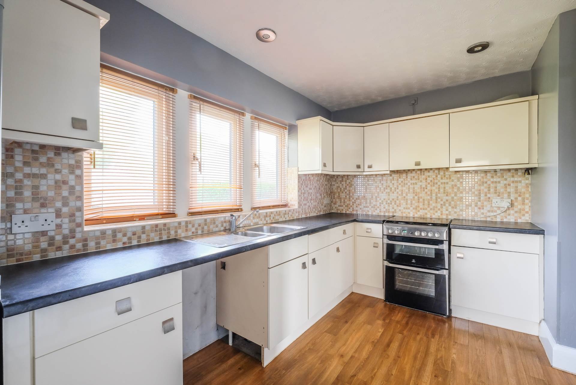 Additional Property Image 3 bedroom Detached for sale in Holmfirth 5
