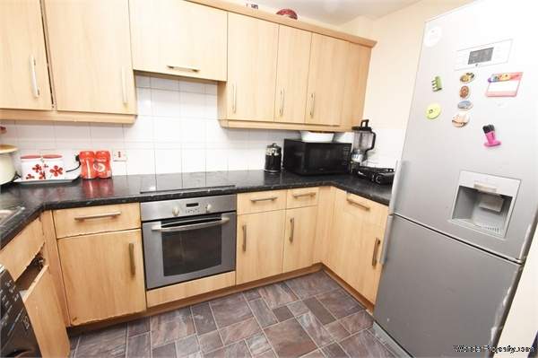 Additional Property Image 3 bedroom Flat for sale in Croydon 2