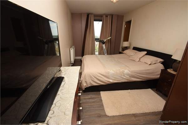 Additional Property Image 3 bedroom Flat for sale in Croydon 4