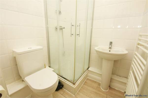 Additional Property Image 3 bedroom Flat for sale in Croydon 6