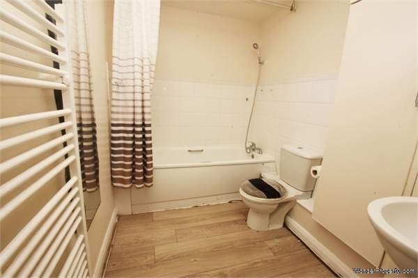 Additional Property Image 3 bedroom Flat for sale in Croydon 7