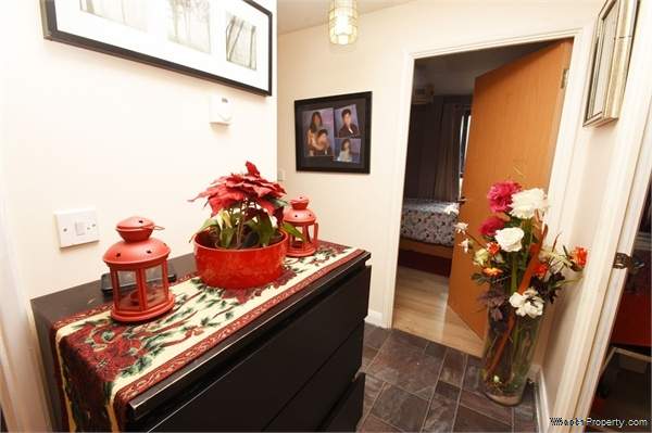 Additional Property Image 3 bedroom Flat for sale in Croydon 8