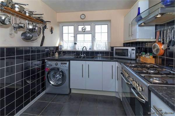 Additional Property Image 2 bedroom Flat for sale in Bridlington 5