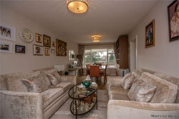 Additional Property Image 2 bedroom Flat for sale in Hayes 2