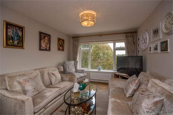 Additional Property Image 2 bedroom Flat for sale in Hayes 3