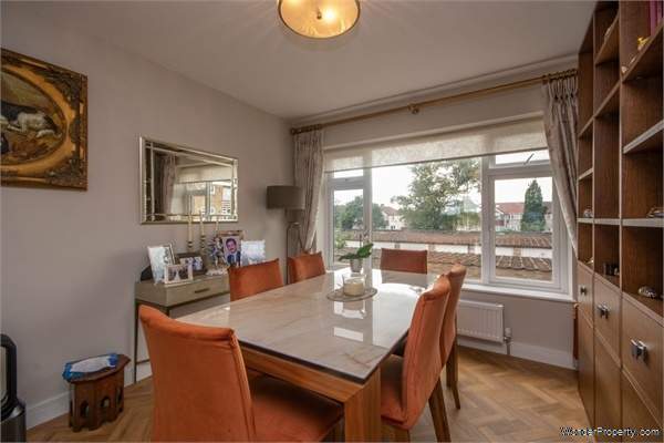 Additional Property Image 2 bedroom Flat for sale in Hayes 5