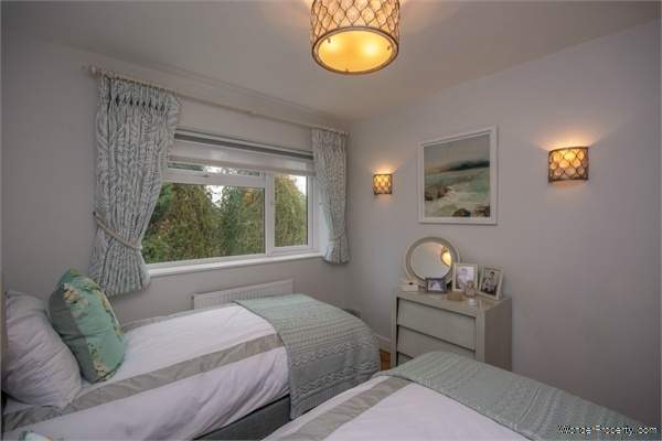 Additional Property Image 2 bedroom Flat for sale in Hayes 9