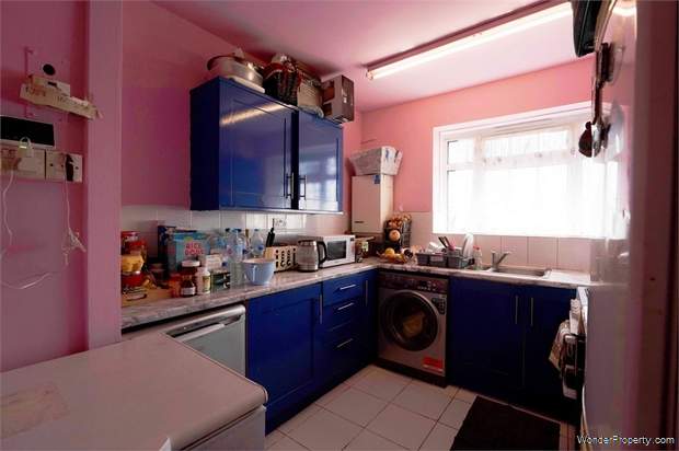 Additional Property Image 2 bedroom Flat for sale in Mitcham 5