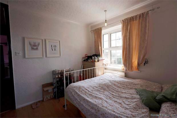 Additional Property Image 2 bedroom Flat for sale in Mitcham 9
