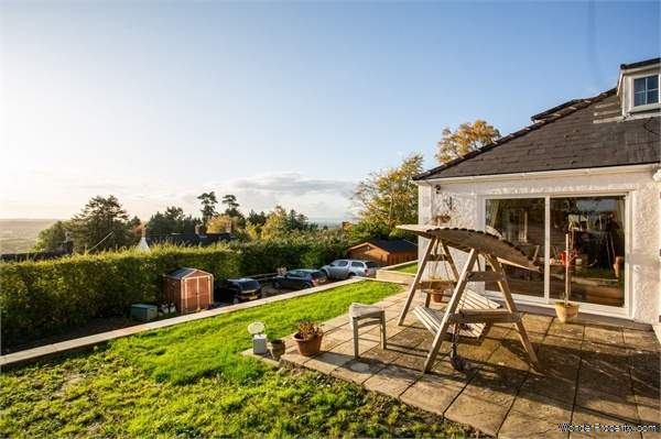 Additional Property Image 4 bedroom Detached for sale in Wotton-under-Edge 2