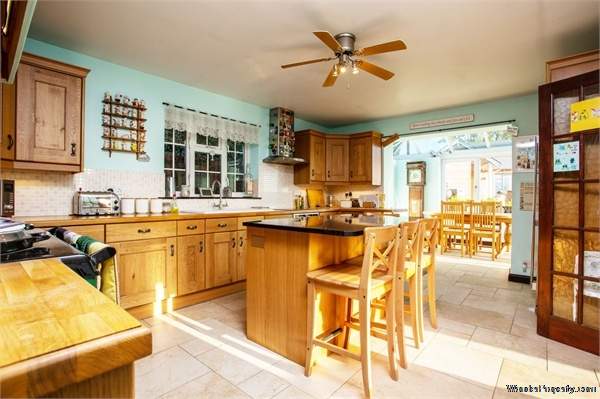 Additional Property Image 4 bedroom Detached for sale in Wotton-under-Edge 3