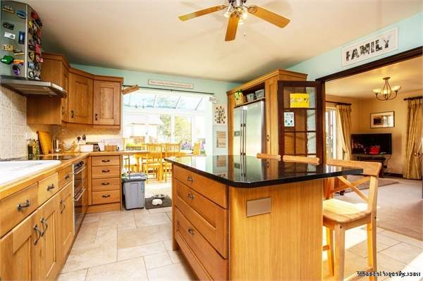 Additional Property Image 4 bedroom Detached for sale in Wotton-under-Edge 4