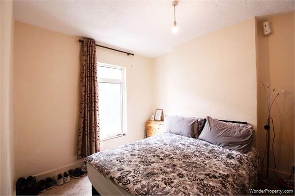 Additional Property Image 2 bedroom Ground Maisonette for sale in London 5