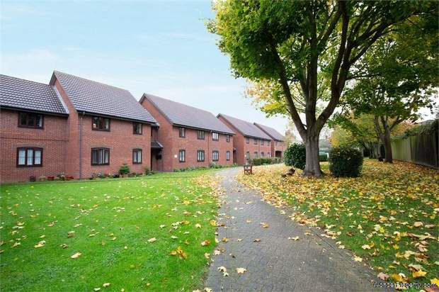 Additional Property Image 1 bedroom Flat for sale in Aylesbury 2