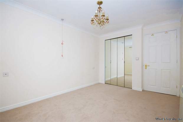 Additional Property Image 1 bedroom Flat for sale in London 6