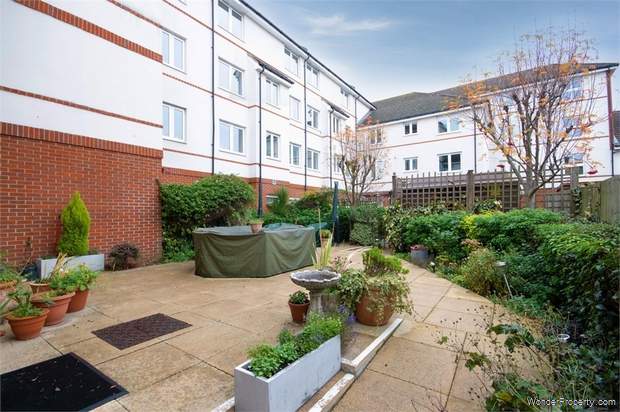 Additional Property Image 1 bedroom Flat for sale in London 8