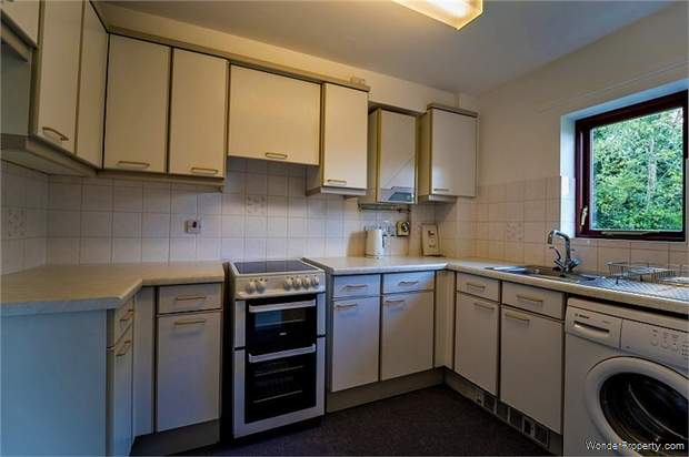 Additional Property Image 2 bedroom Flat for sale in Reading 3