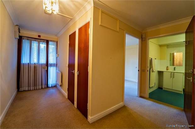 Additional Property Image 2 bedroom Flat for sale in Reading 5