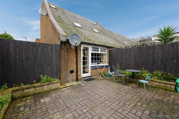 Additional Property Image 2 bedroom End of Terrace for sale in London 9
