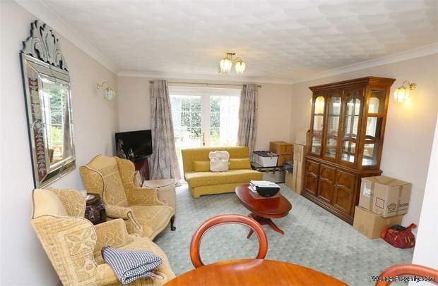 Additional Property Image 2 bedroom Detached for sale in Frinton-on-Sea 2