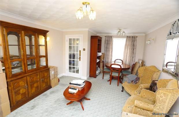 Additional Property Image 2 bedroom Detached for sale in Frinton-on-Sea 3