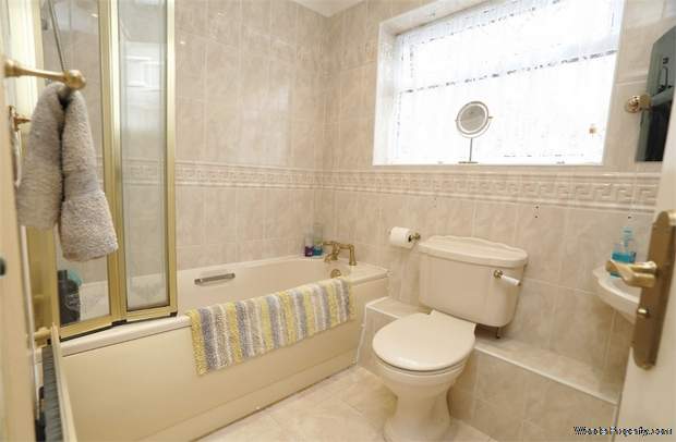 Additional Property Image 2 bedroom Detached for sale in Frinton-on-Sea 9