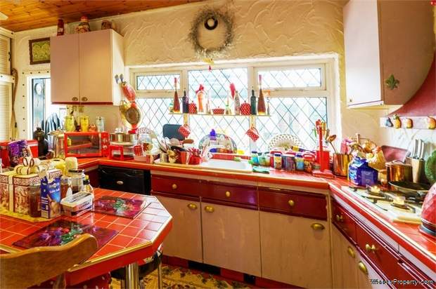Additional Property Image 4 bedroom Detached Bungalow for sale in Porth 3