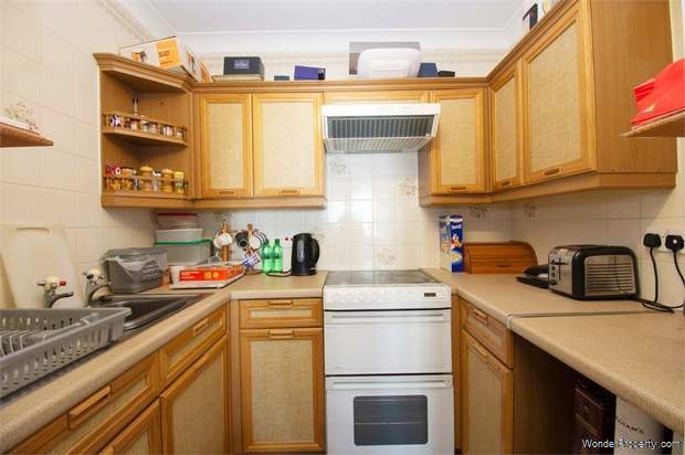 Additional Property Image 1 bedroom Flat for sale in Woking 4