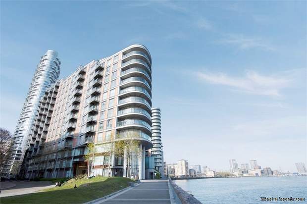 2 bedroom Flat for sale in London