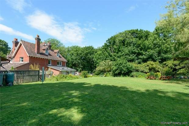 Additional Property Image 2 bedroom Flat for sale in Yarmouth 2