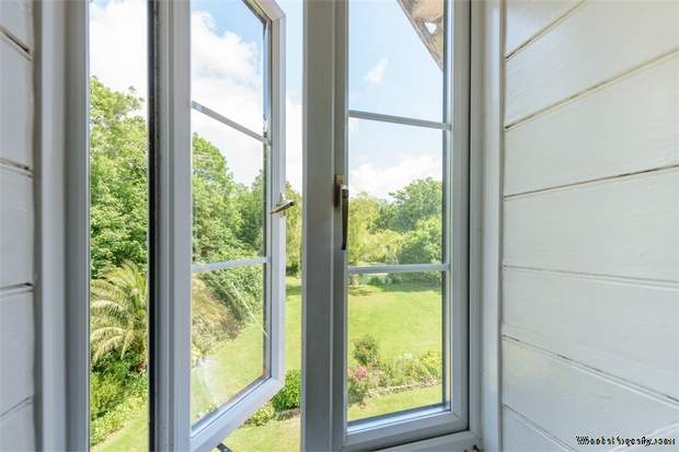 Additional Property Image 2 bedroom Flat for sale in Yarmouth 5
