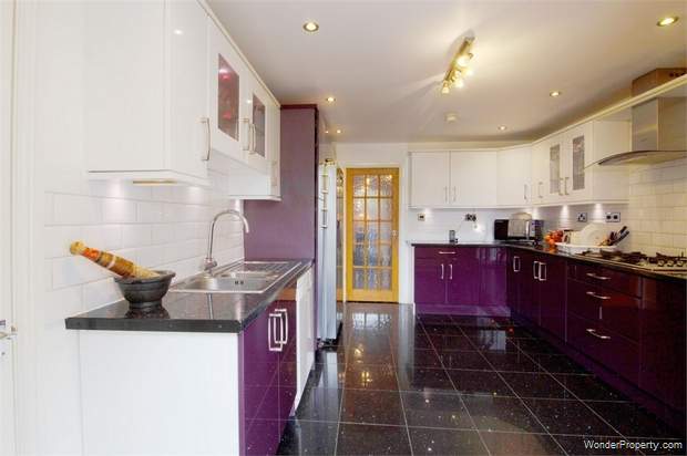 Additional Property Image 6 bedroom Detached Bungalow for sale in Nottingham 10