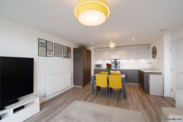Additional Property Image 2 bedroom Flat for sale in West Wickham 2