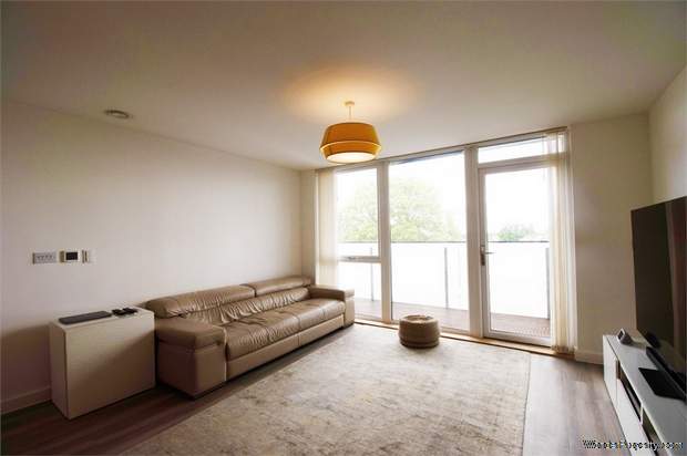 Additional Property Image 2 bedroom Flat for sale in West Wickham 5