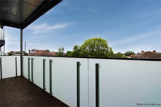 Additional Property Image 2 bedroom Flat for sale in West Wickham 6